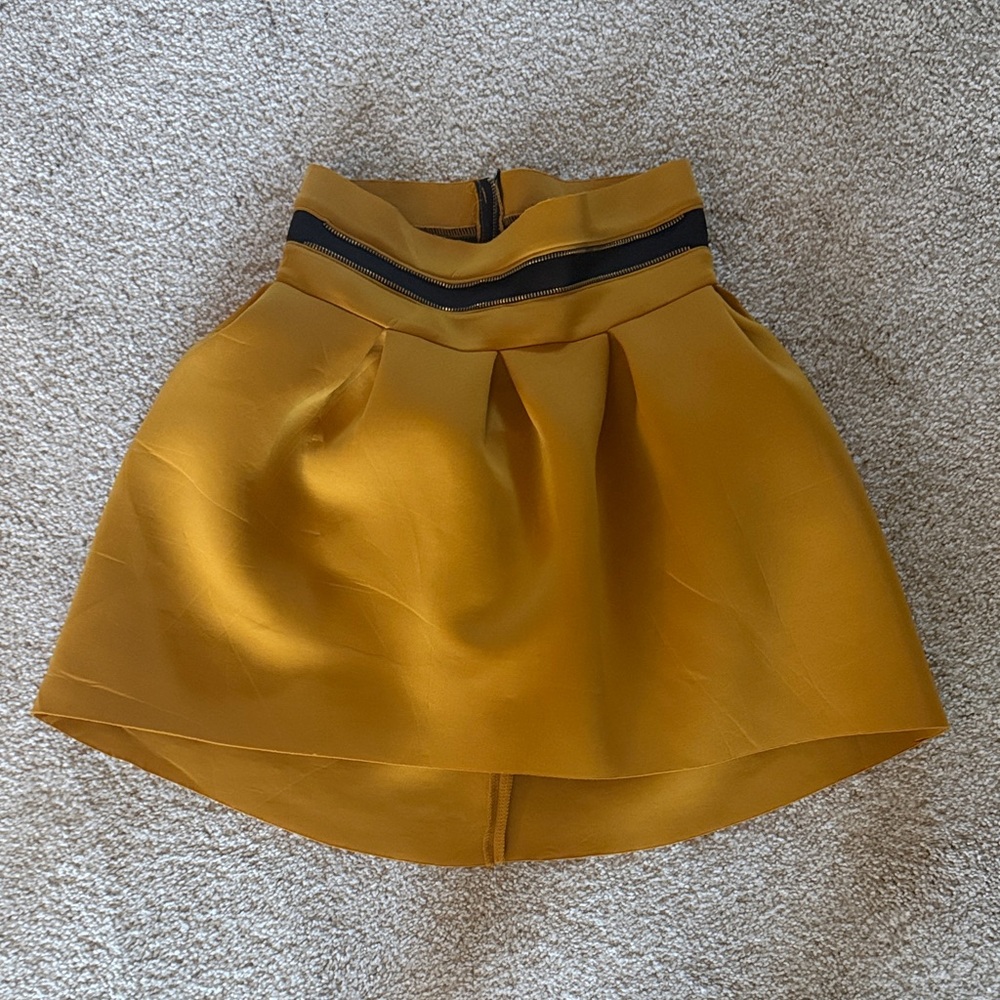 Elegant Gold Women's Skirt